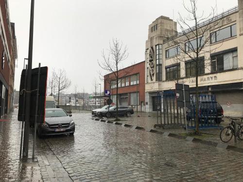 Modern cozy studio with backyard in center Antwerp