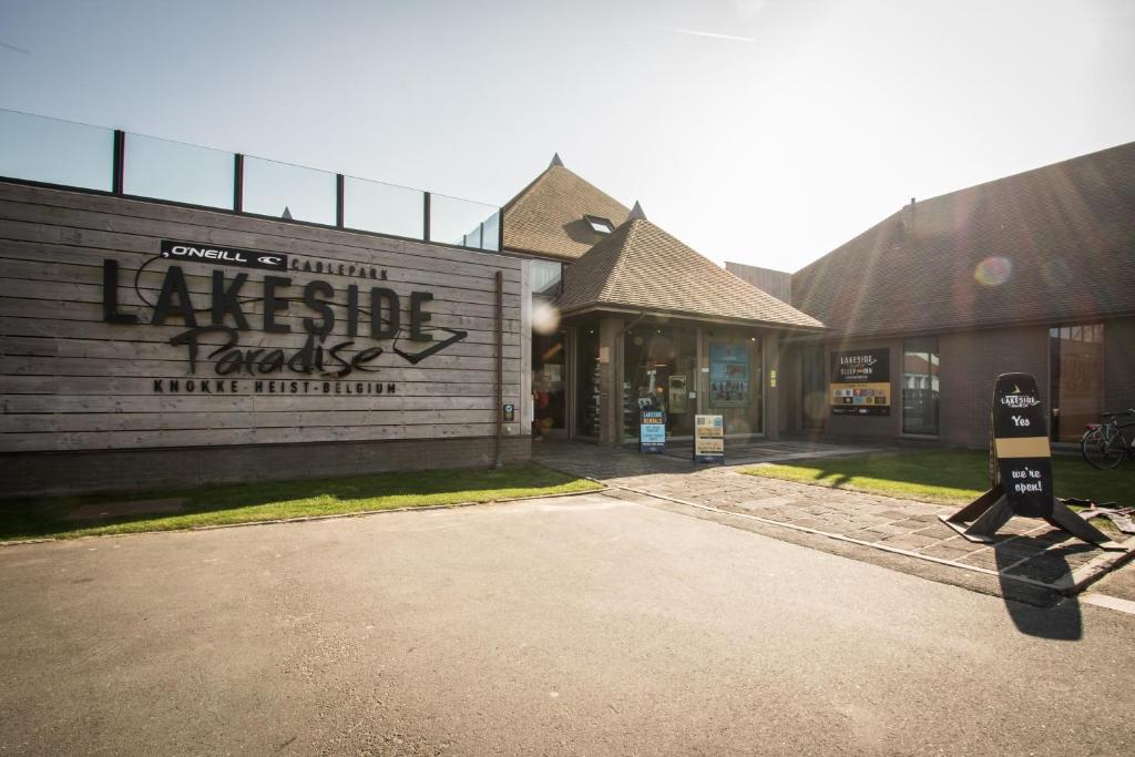 Lakeside Paradise Sport Hostel