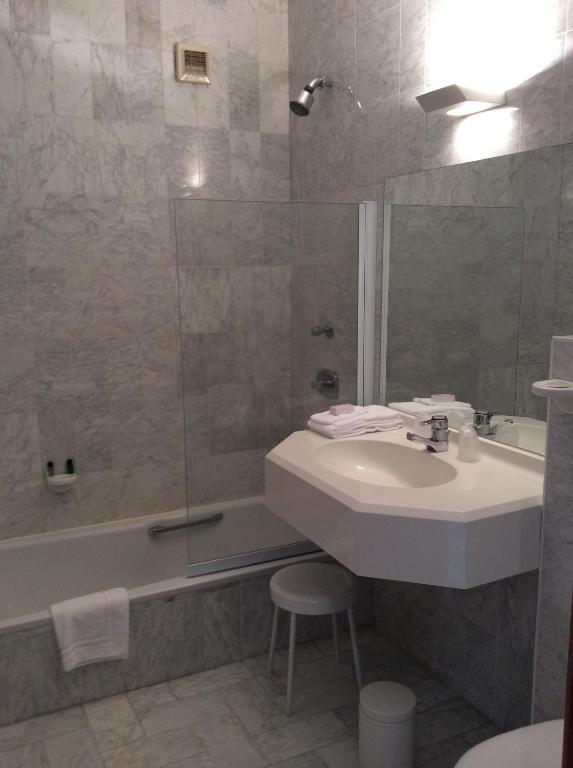 Gallery Image 12