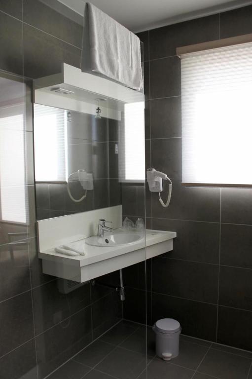 Gallery Image 13