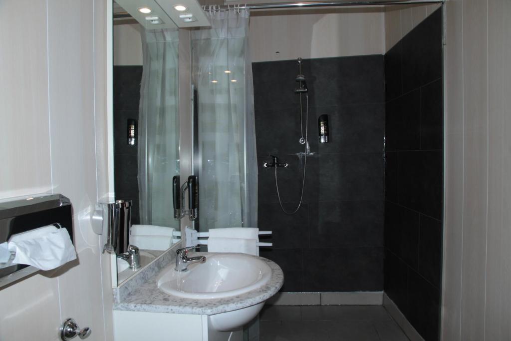 Gallery Image 13