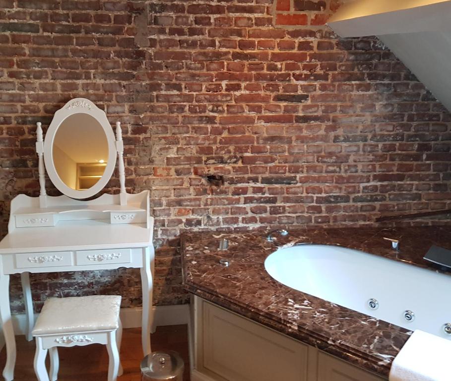 Gallery Image 14