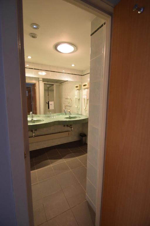 Gallery Image 13