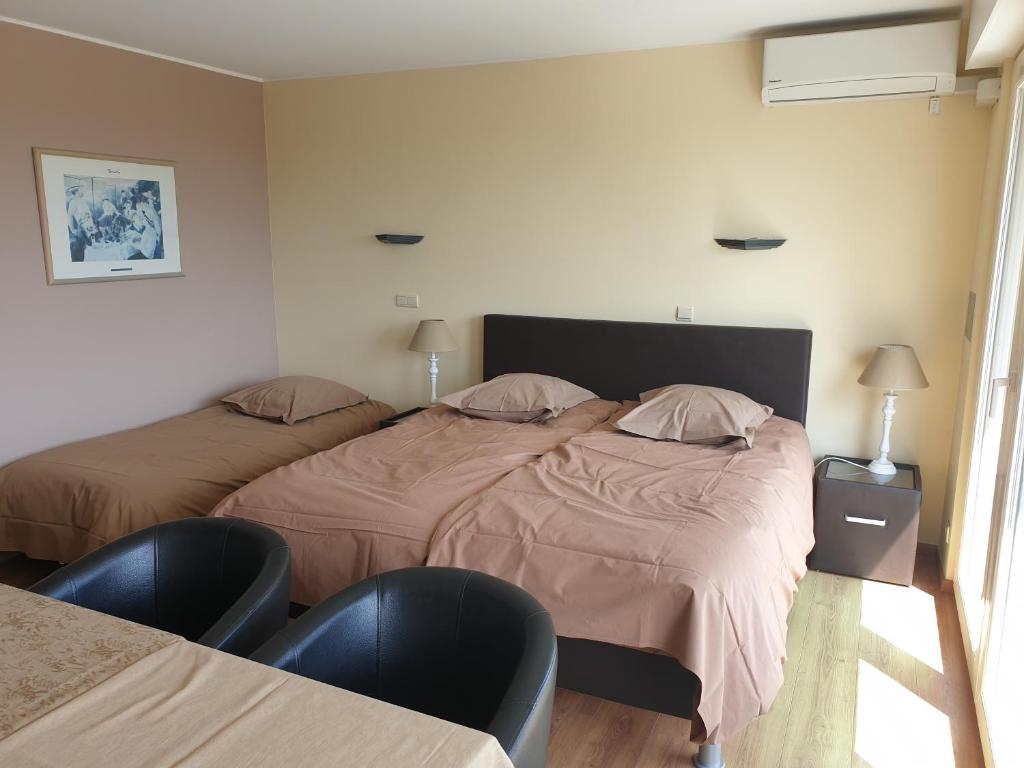 Gallery Image 12