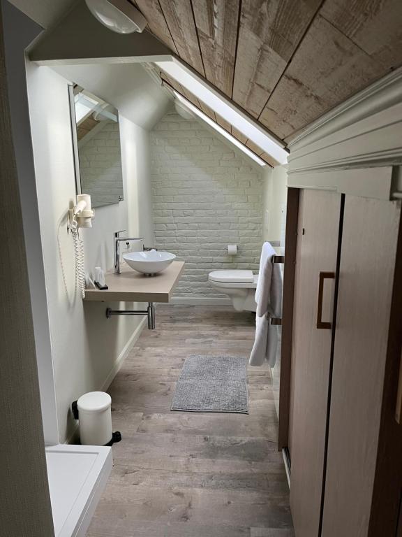 Gallery Image 13