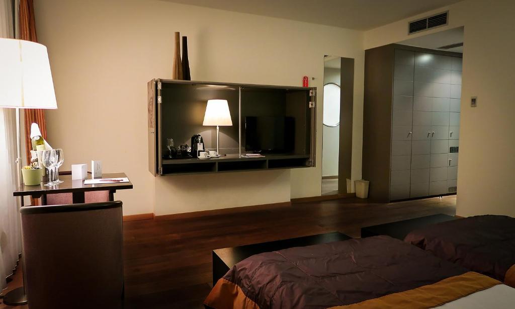 Gallery Image 5
