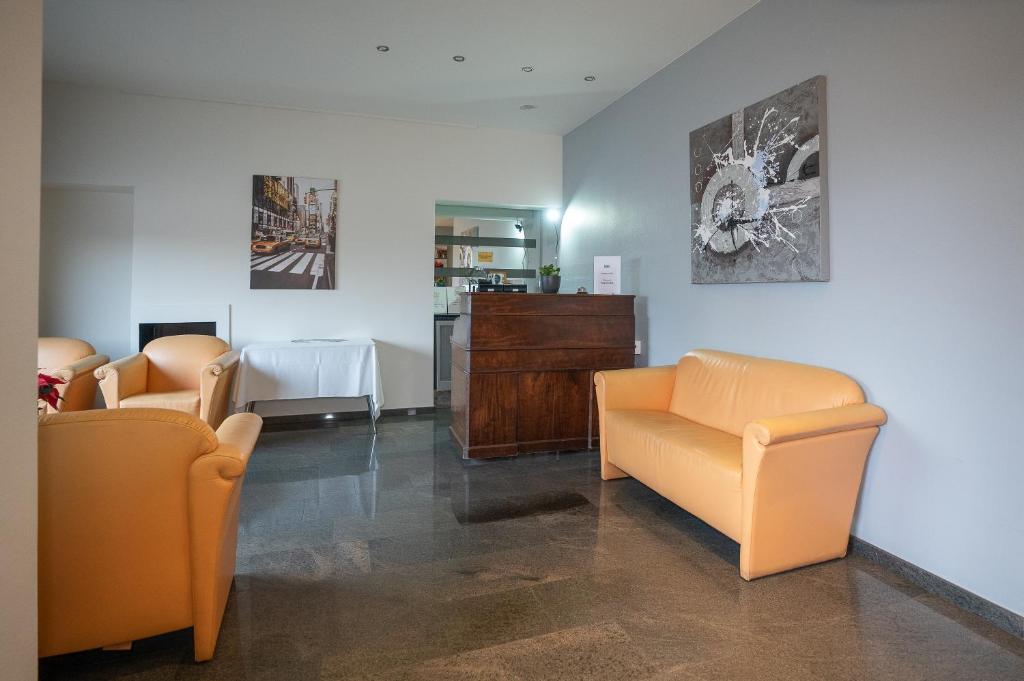 Gallery Image 6