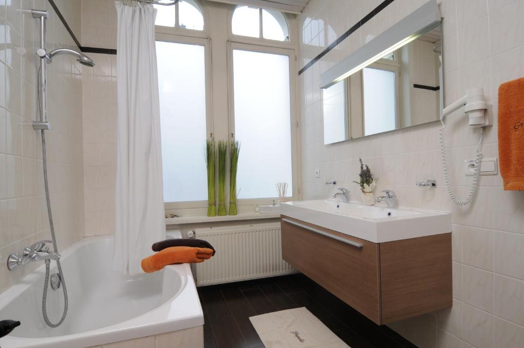 Gallery Image 9