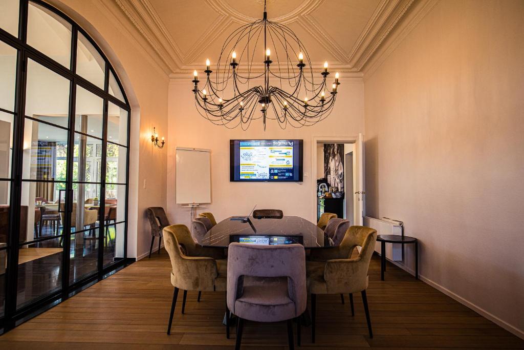 Gallery Image 4
