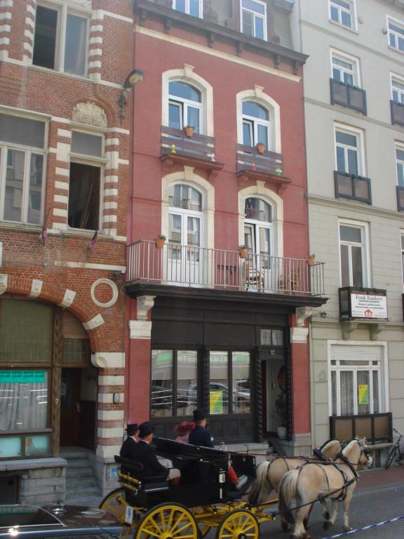 “Chez Ba’Nus”
