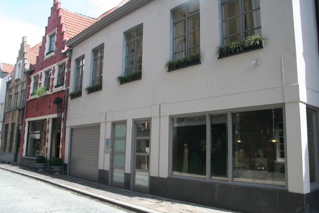 B&B Con Ampère