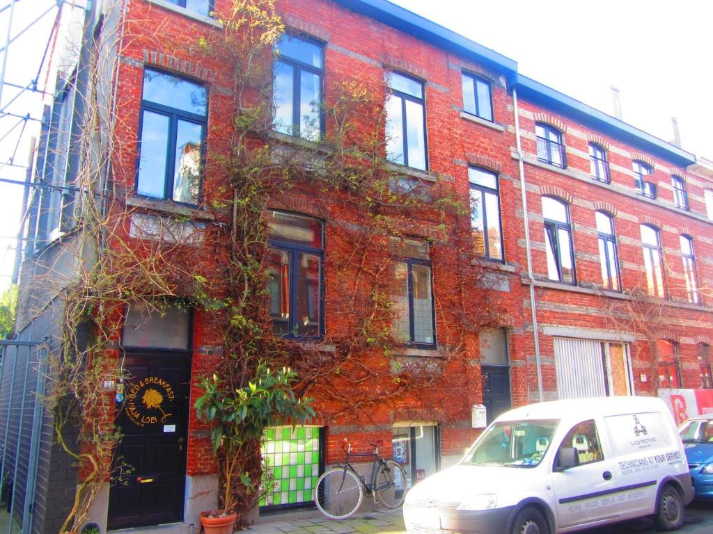 Faja Lobi Tarbotstraat