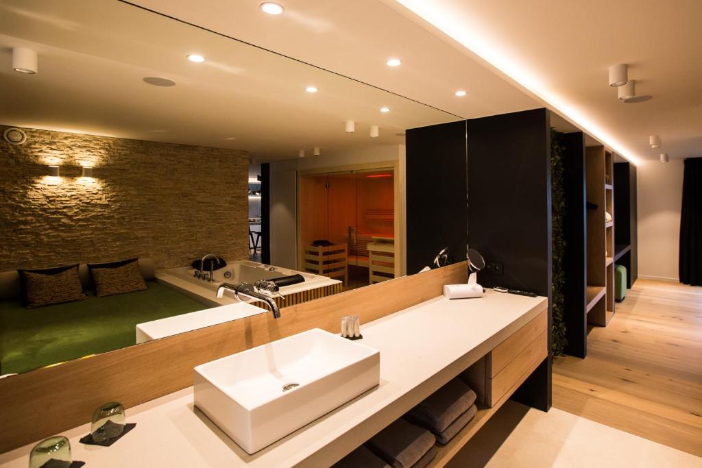 Gallery Image 8