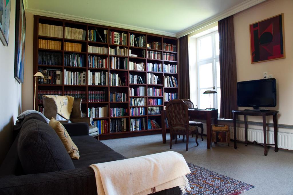 Gallery Image 4