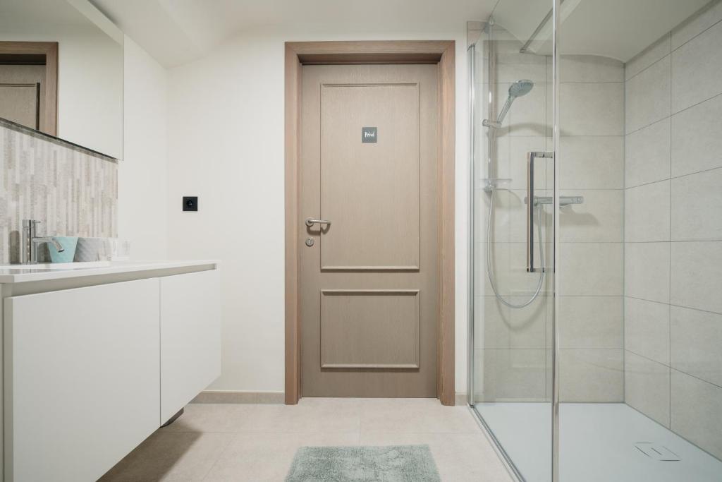 Gallery Image 13