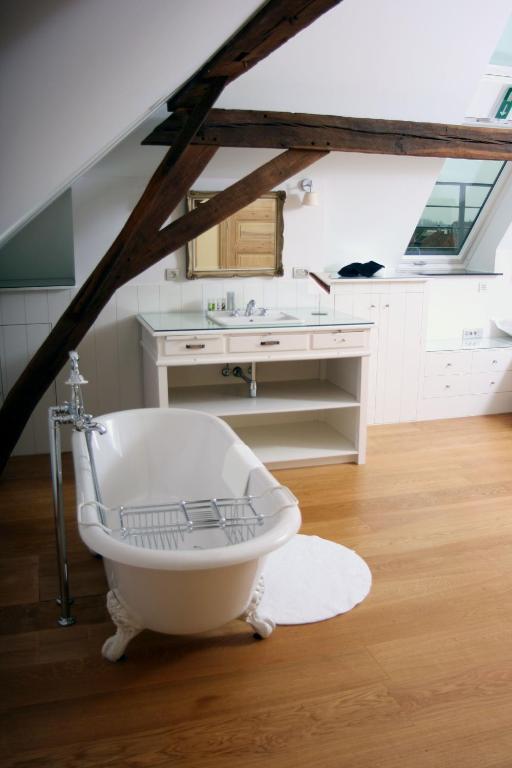 Gallery Image 12