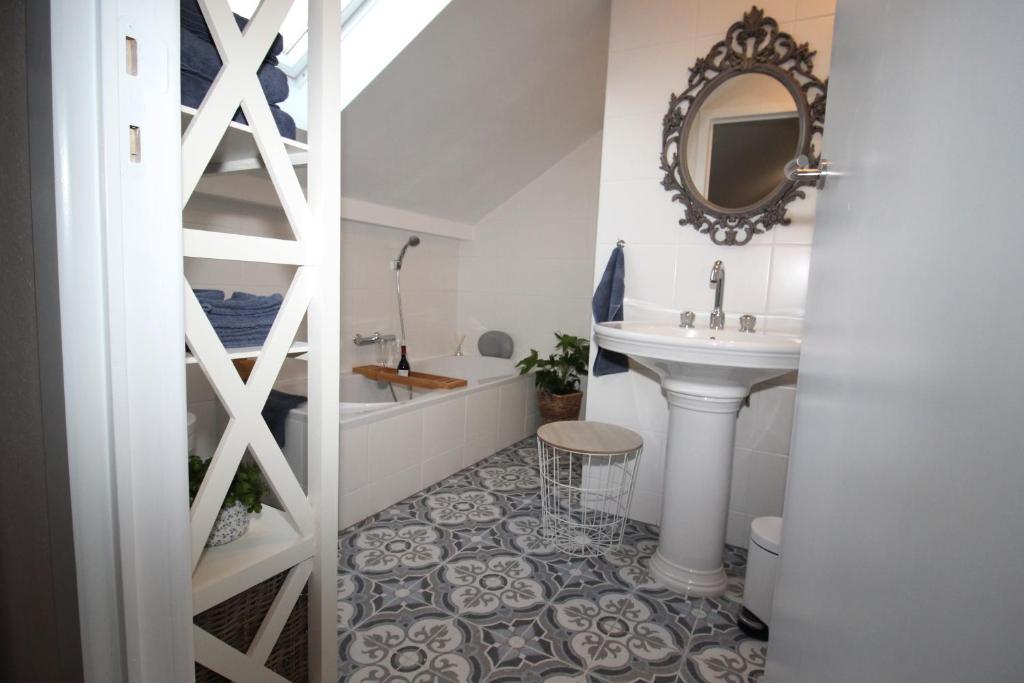 Gallery Image 13