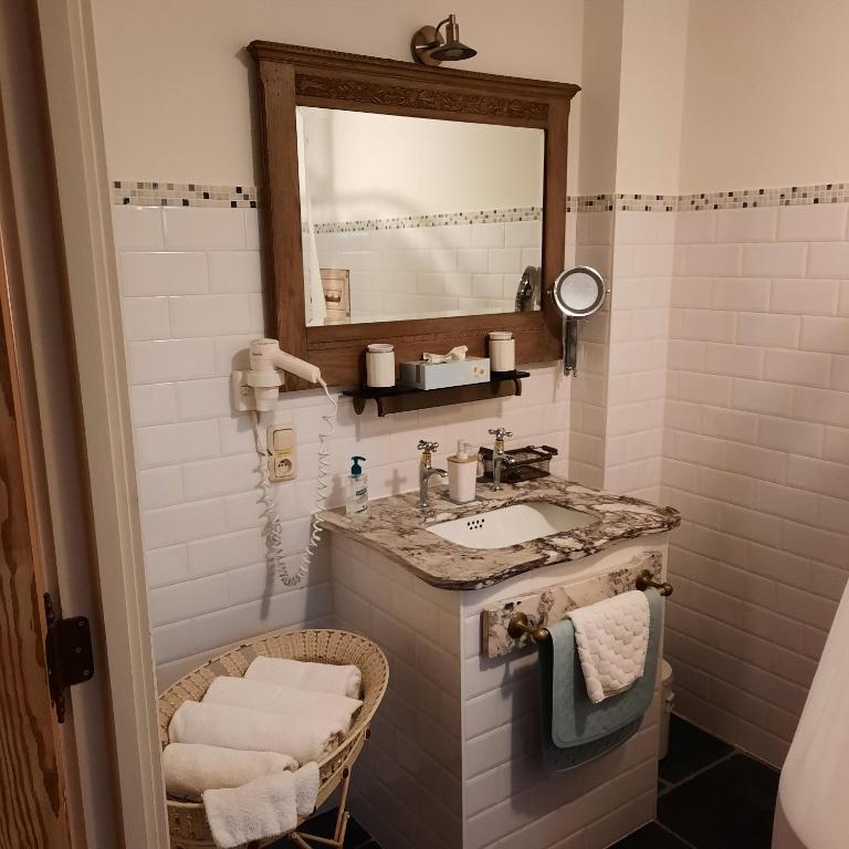 Gallery Image 12