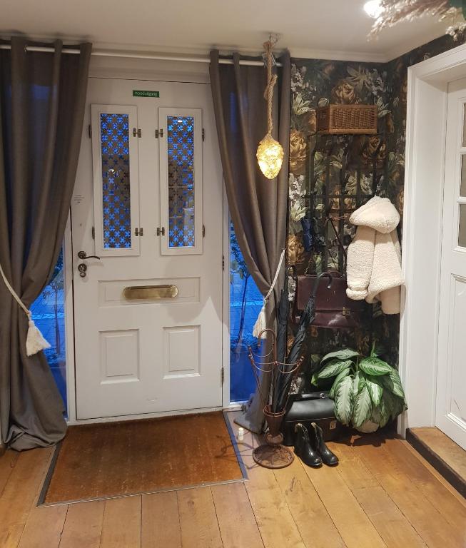 Gallery Image 6
