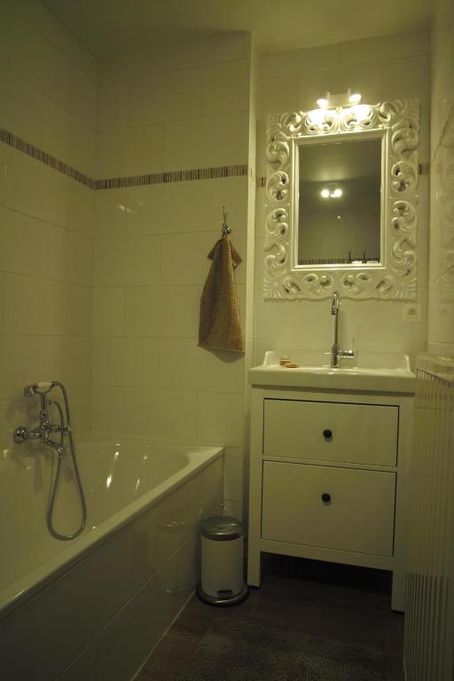 Gallery Image 12