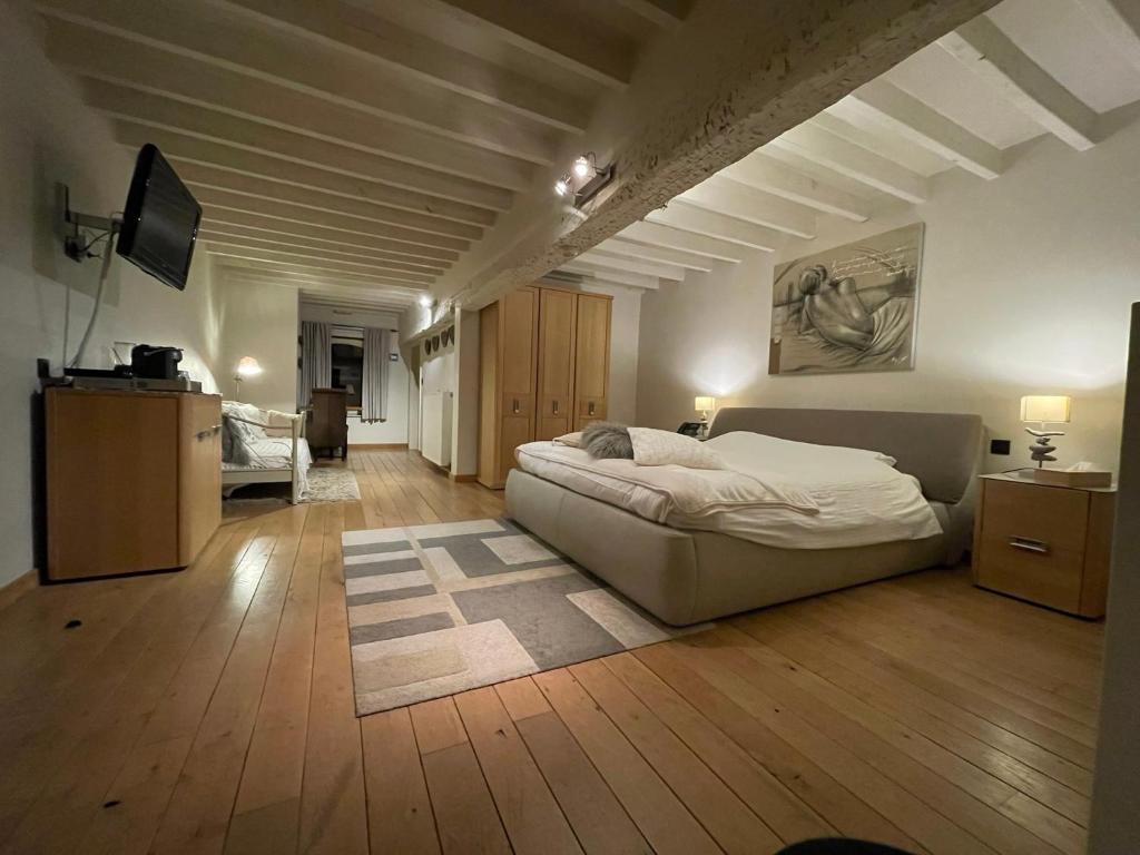 Gallery Image 10