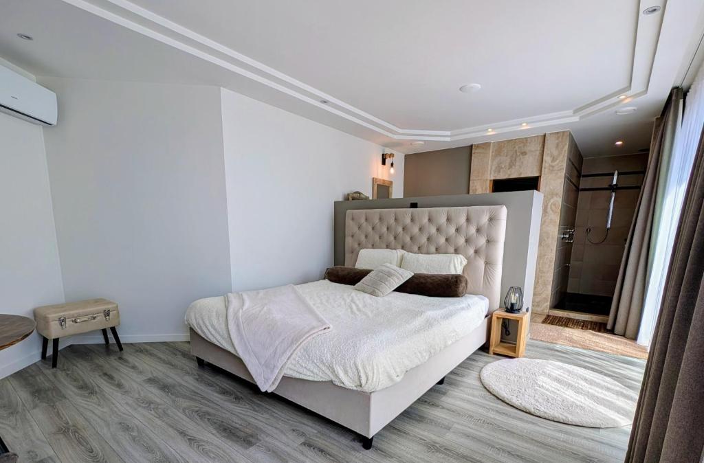 Gallery Image 9