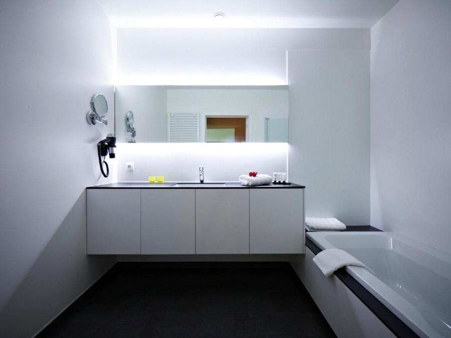 Gallery Image 12