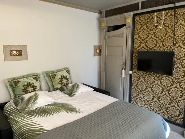 Gallery Image 6