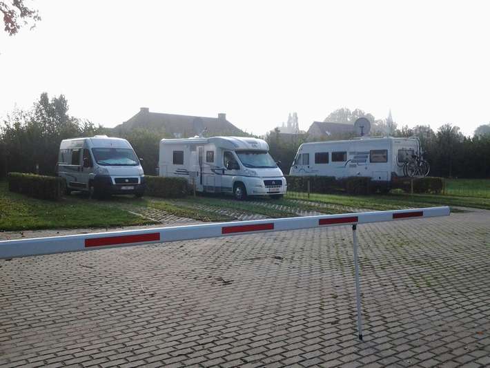 Kampeerautoterrein Sporthal Assenede