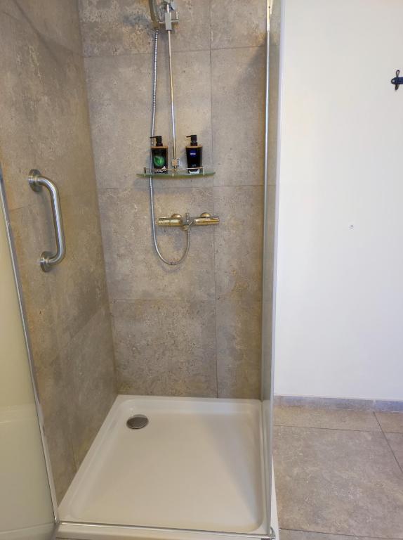 Gallery Image 12