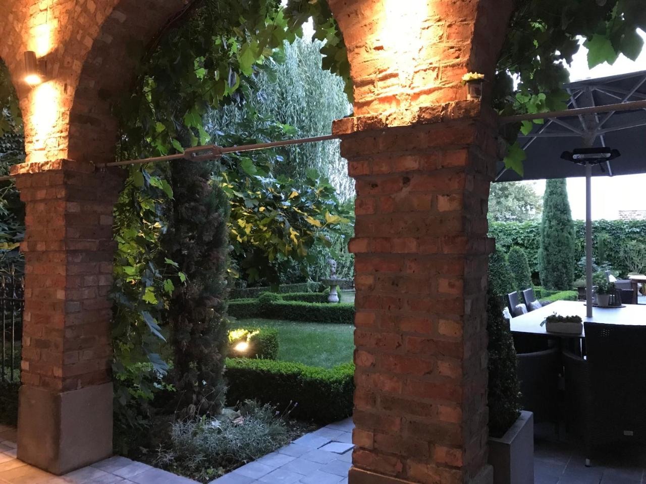 Gallery Image 6