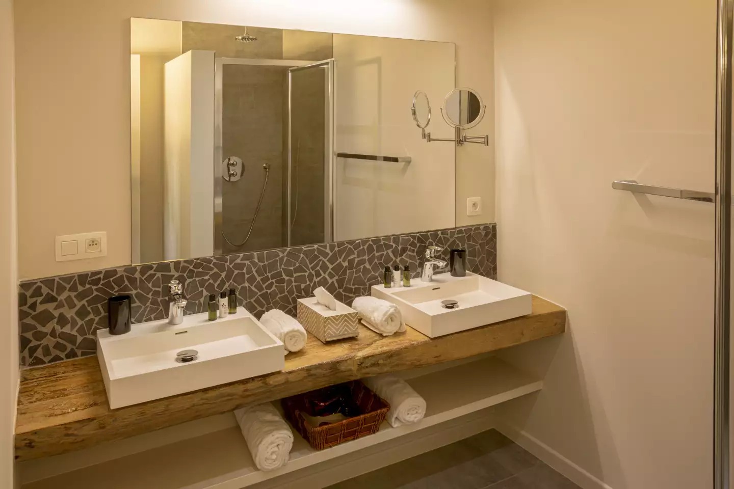 Gallery Image 12