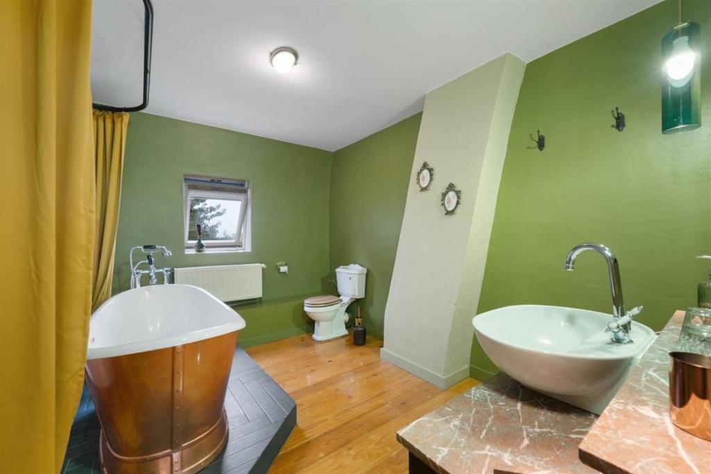 Gallery Image 13